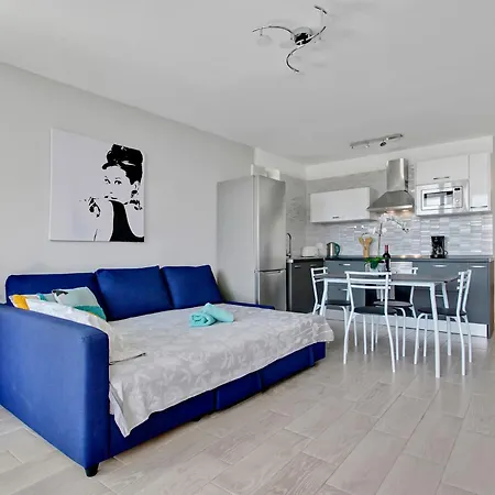 One Bedroom Alex Near The Apartman *